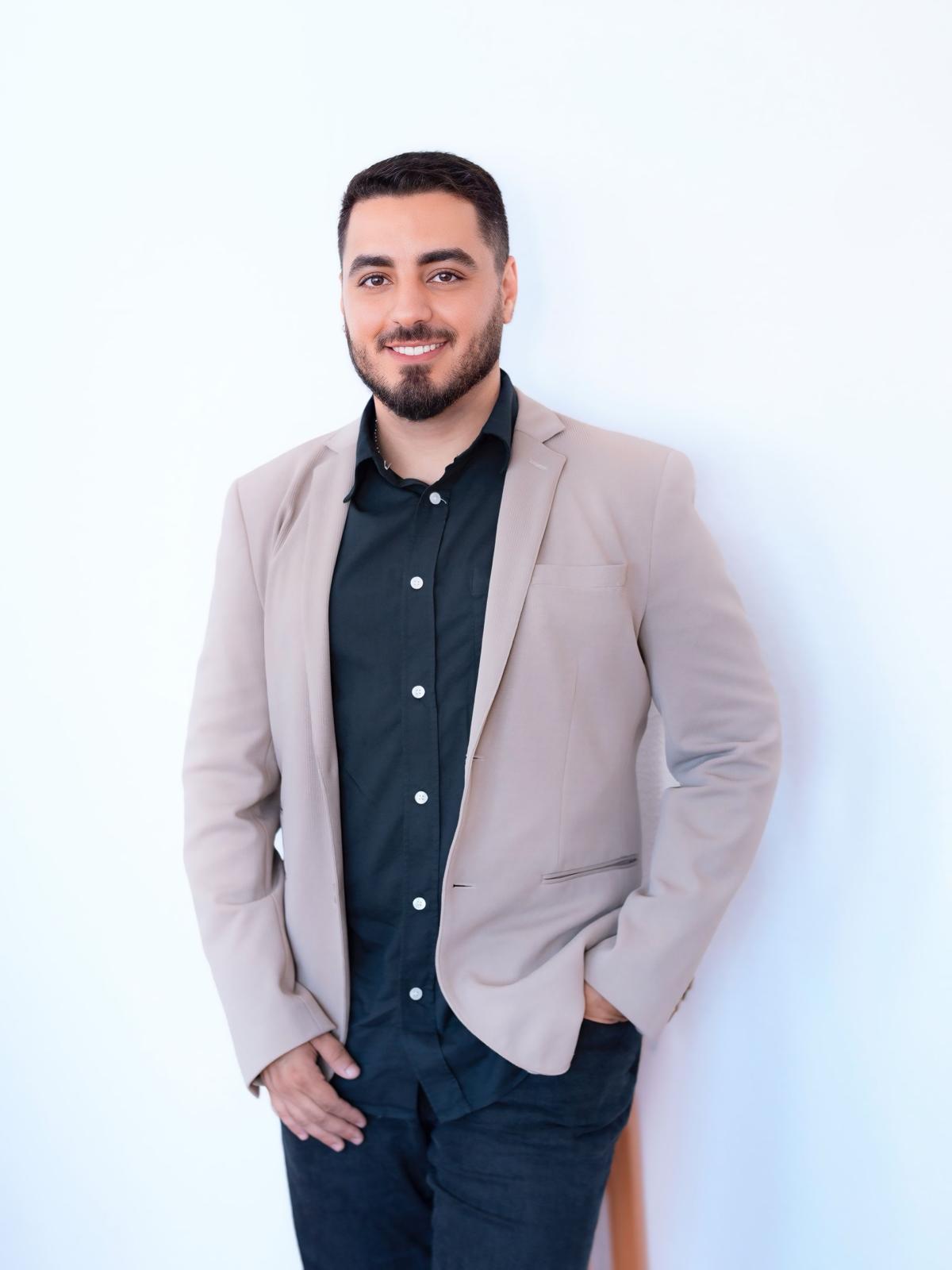 Douglas Almeida, psicólogo Gestalt-terapeuta
