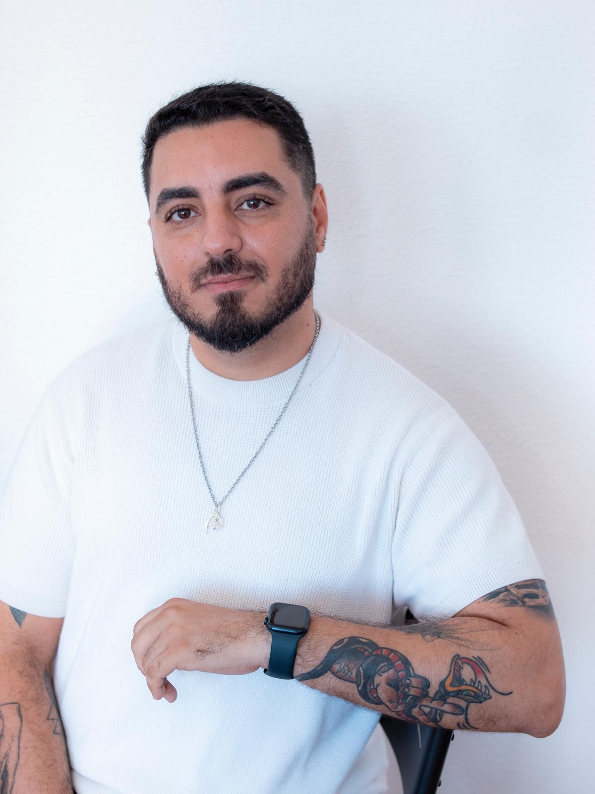 Douglas Almeida, psicólogo Gestalt-terapeuta
